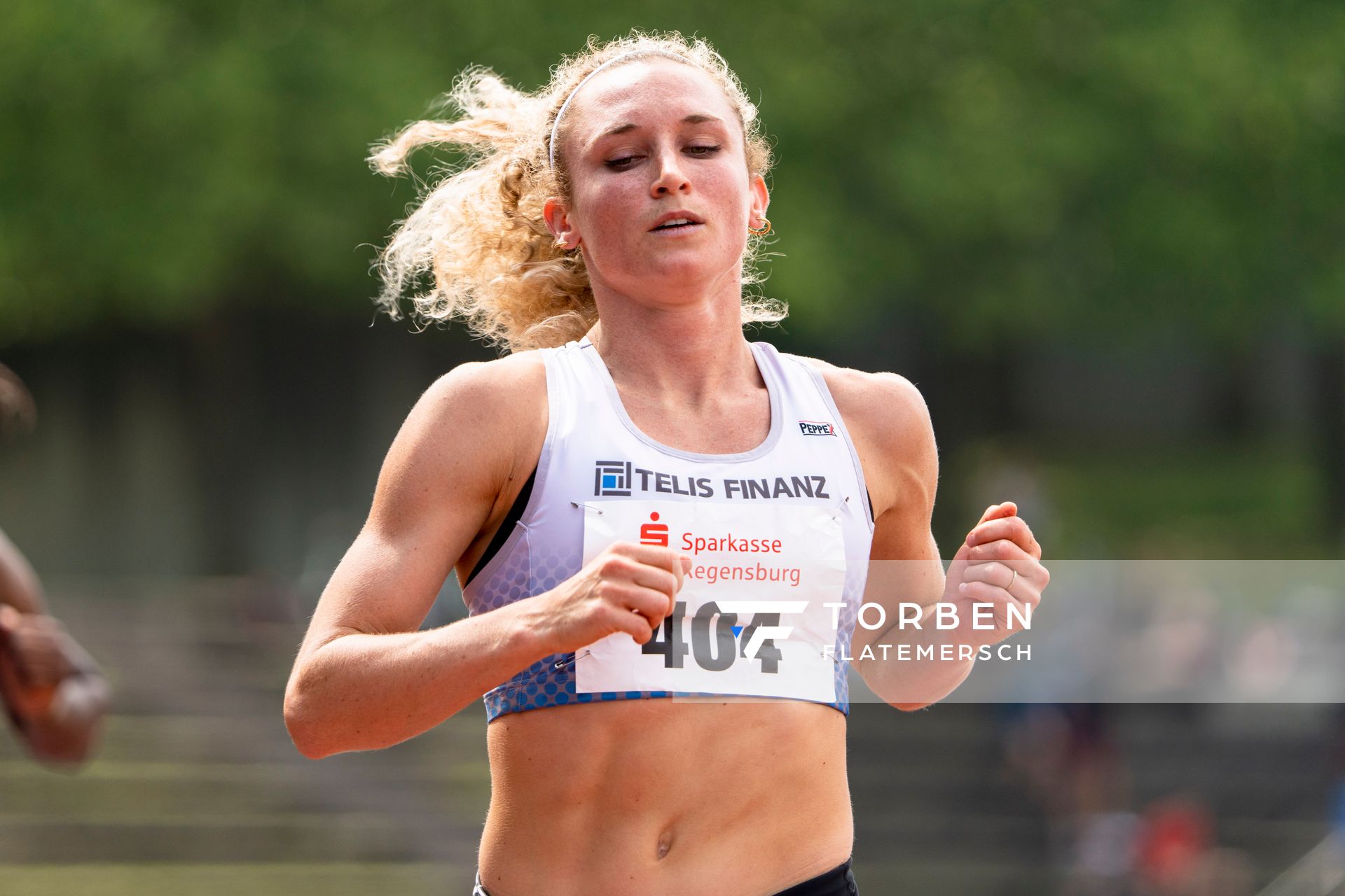 Isabel Mayer (LG TELIS FINANZ Regensburg) ueber 100m Huerden am 04.06.2022 waehrend der Sparkassen Gala in Regensburg